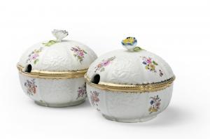 Coppia di zuccheriere di porcellana. Meissen, 1748-1775 circa